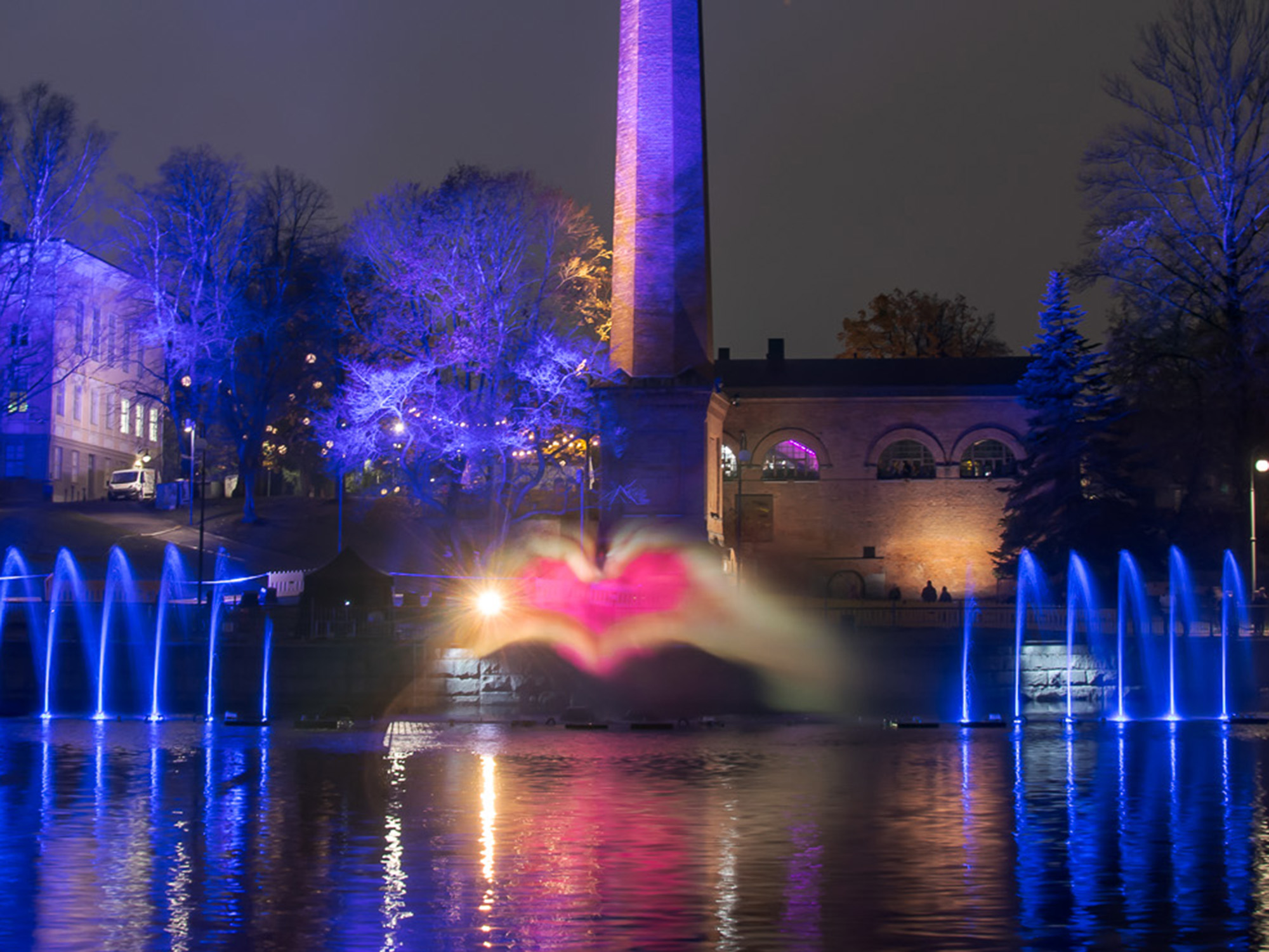 Water projection luonnonvedessä – 5 m korkea vesiverho